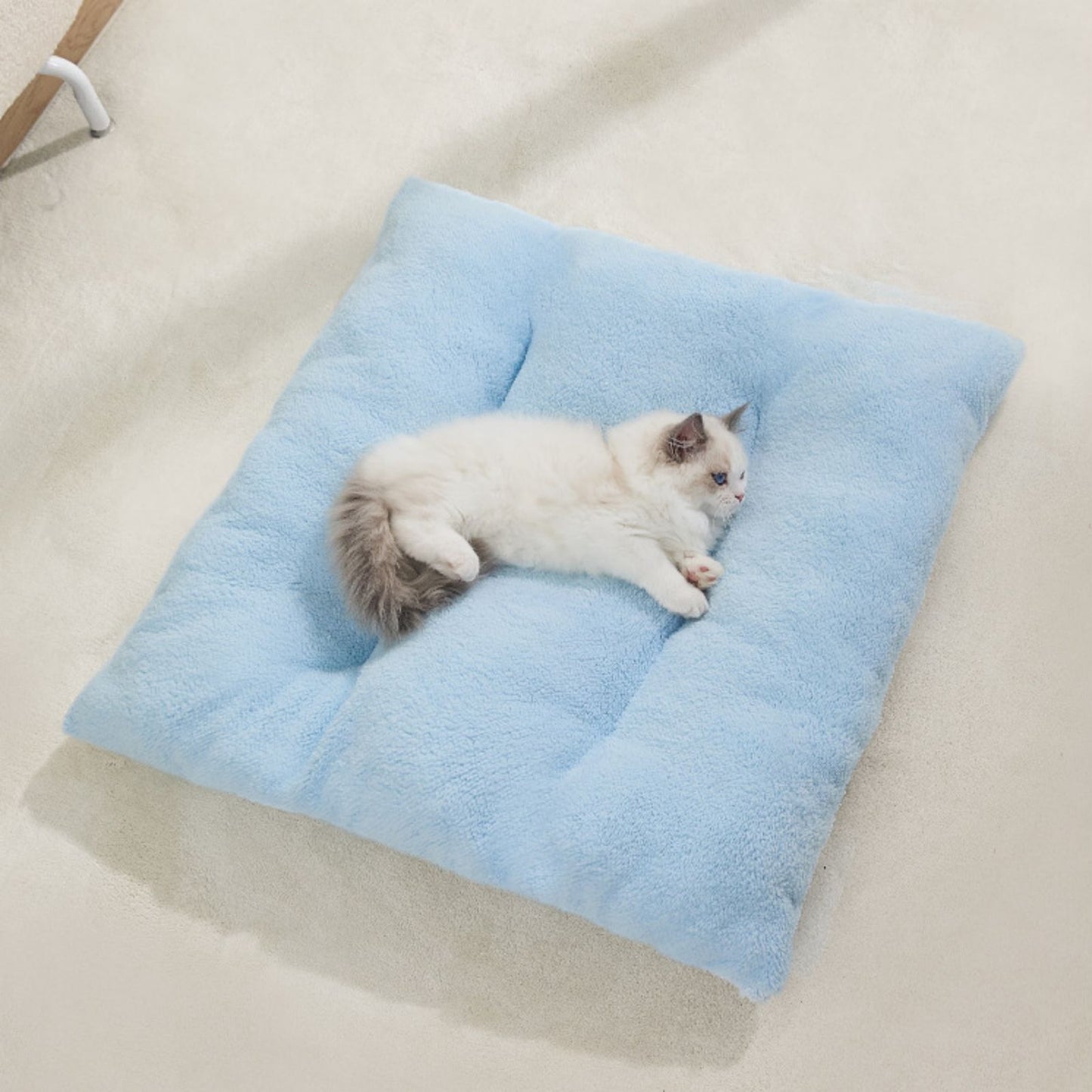 Cat Tent Bed, Semi-Enclosed Cat Bed with Canopy, Cozy Plush Tent Bed for Cats